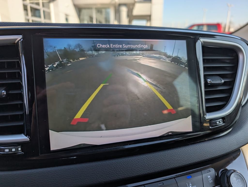 Used 2024 Chrysler Pacifica Touring-L image 25