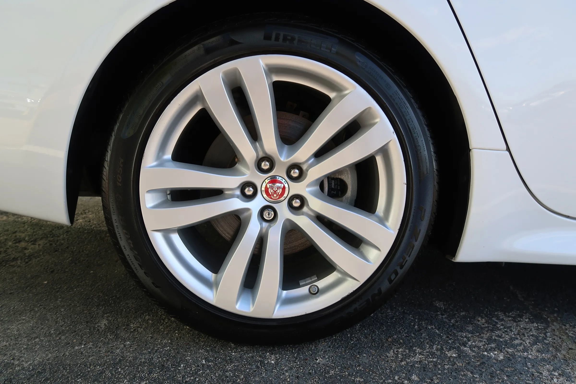 Used 2019 Jaguar XJ R-Sport image 56