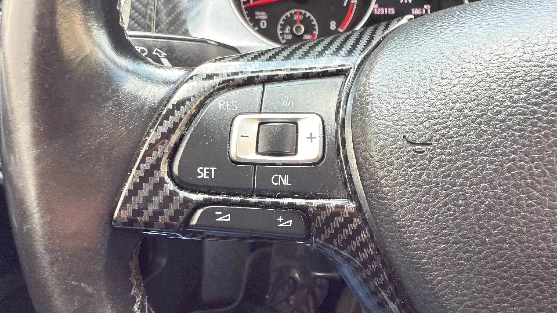 Used 2015 Volkswagen Golf S FWD image 12