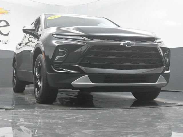 Used 2023 Chevrolet Blazer LT w/ Midnight/Sport Edition FWD image 3