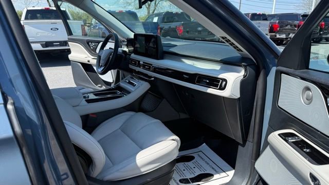 Used 2026 Lincoln Aviator Reserve AWD/4WD image 30