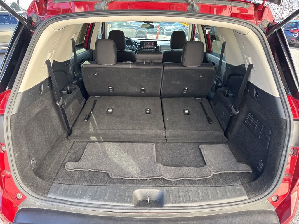 Used 2024 Nissan Pathfinder SV image 12