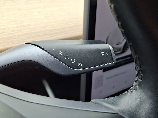 Used 2018 Tesla Model 3 Long Range RWD image 16
