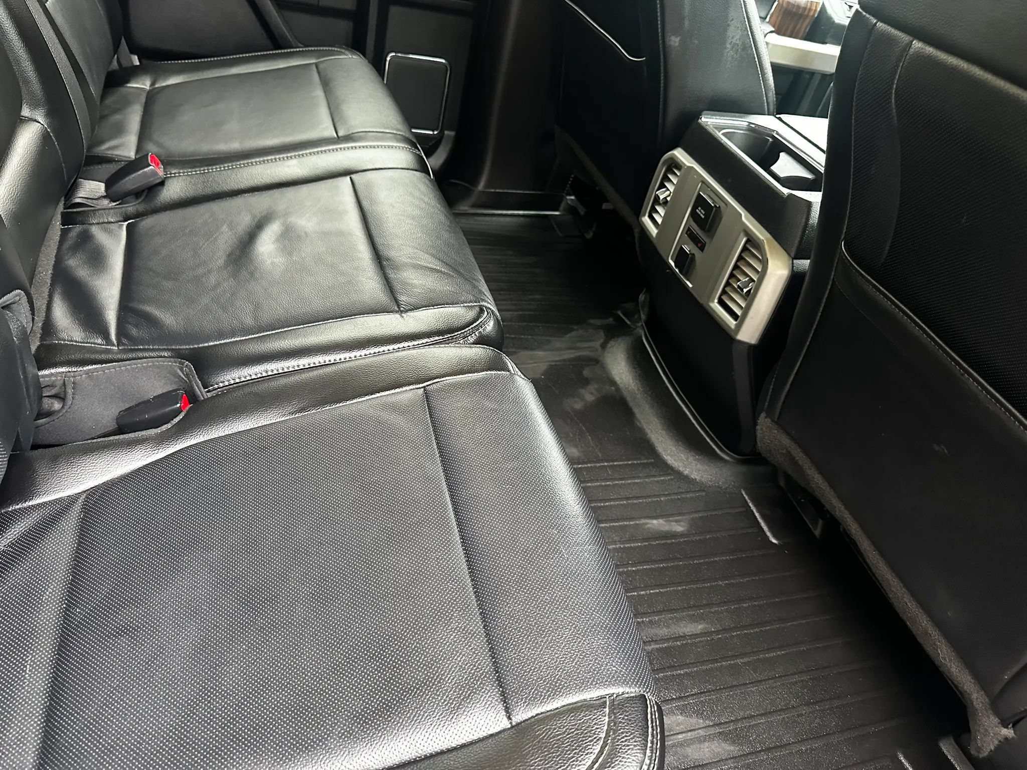 Used 2015 Ford F150 Lariat w/ Equipment Group 502A Luxury AWD/4WD image 34