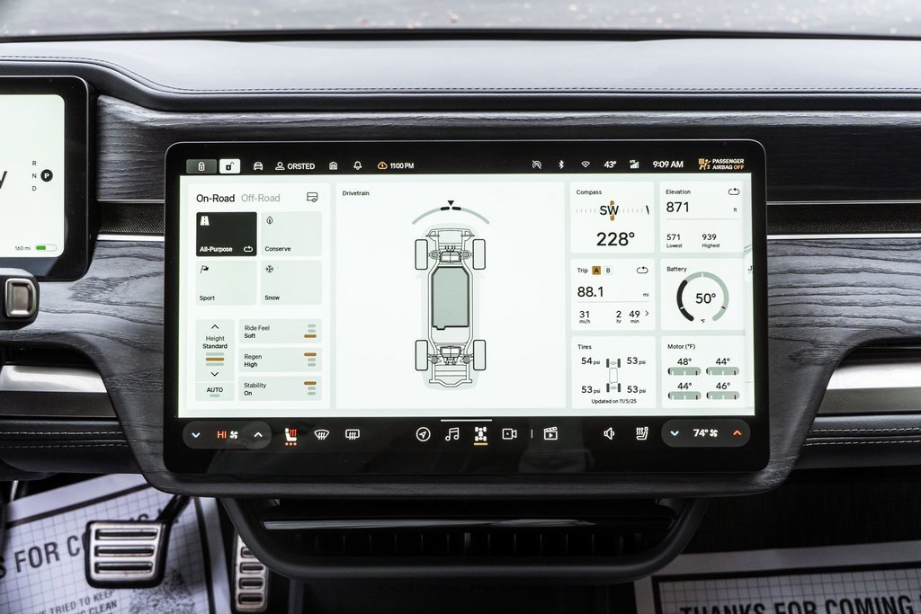 Used 2023 Rivian R1T Adventure image 18