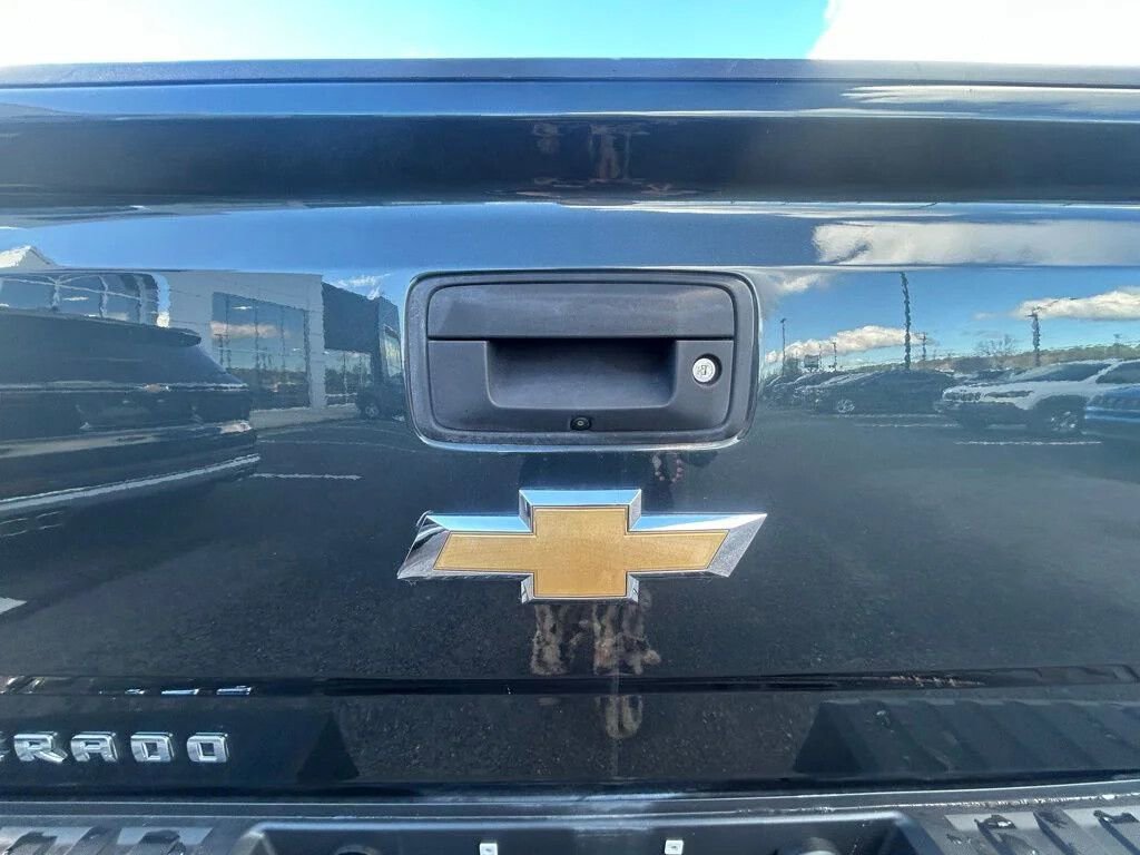 Used 2018 Chevrolet Silverado 1500 LT w/ All Star Edition AWD/4WD image 11