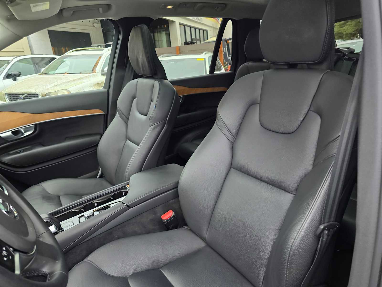 Certified 2024 Volvo XC90 T8 Plus w/ Protection Package Premier image 22