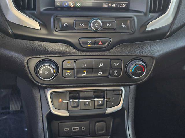 Used 2024 GMC Terrain SLE image 28