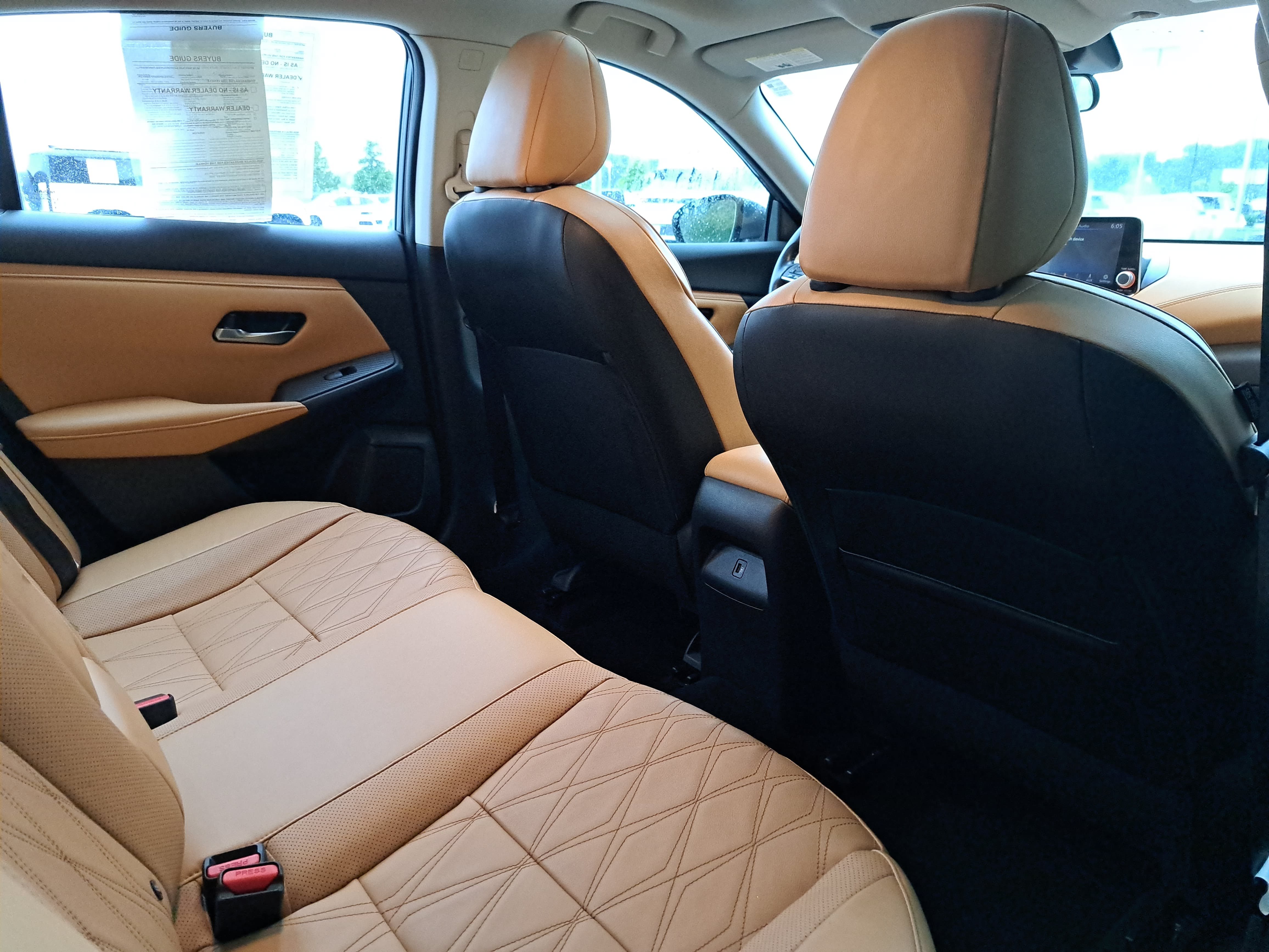 Used 2021 Nissan Sentra SV w/ SV Premium Package FWD image 11