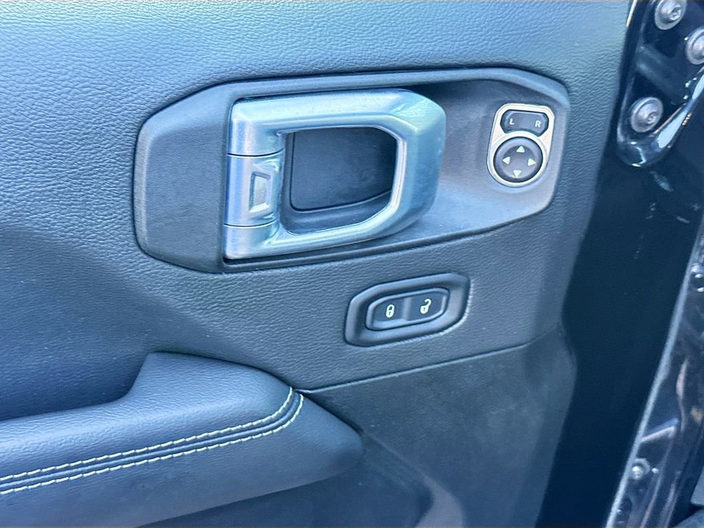 Used 2021 Jeep Wrangler Unlimited Sahara AWD/4WD image 19