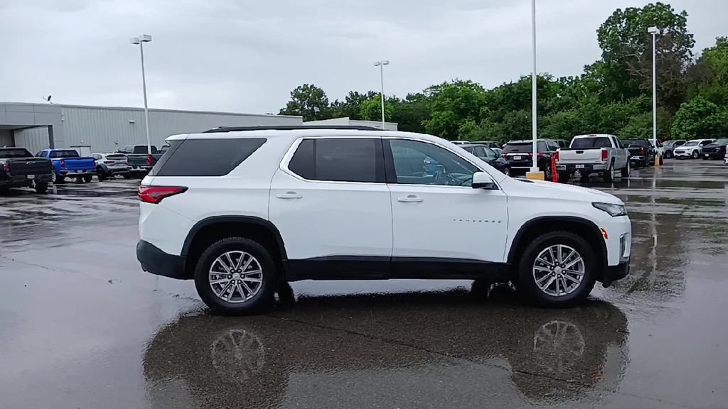 Certified 2023 Chevrolet Traverse LT FWD image 9