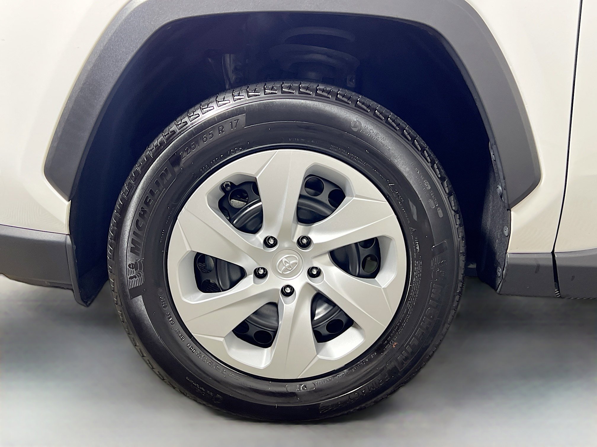 Used 2024 Toyota RAV4 LE image 14