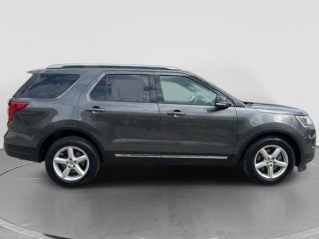 Used 2018 Ford Explorer XLT w/ Equipment Group 201A image 7