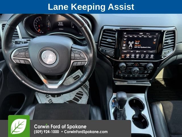 Used 2020 Jeep Grand Cherokee Altitude AWD/4WD image 3