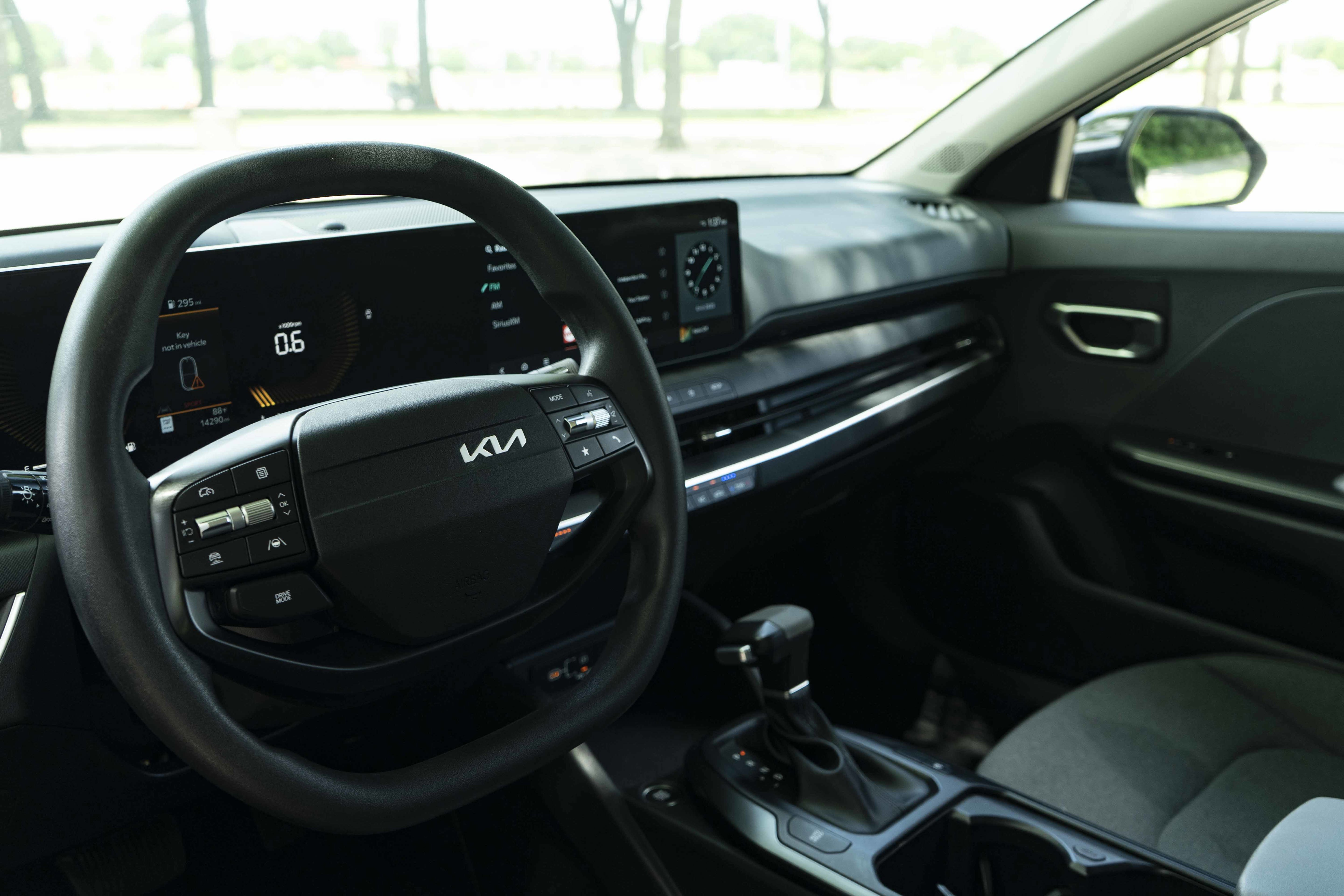 Used 2025 Kia K4 FWD image 16