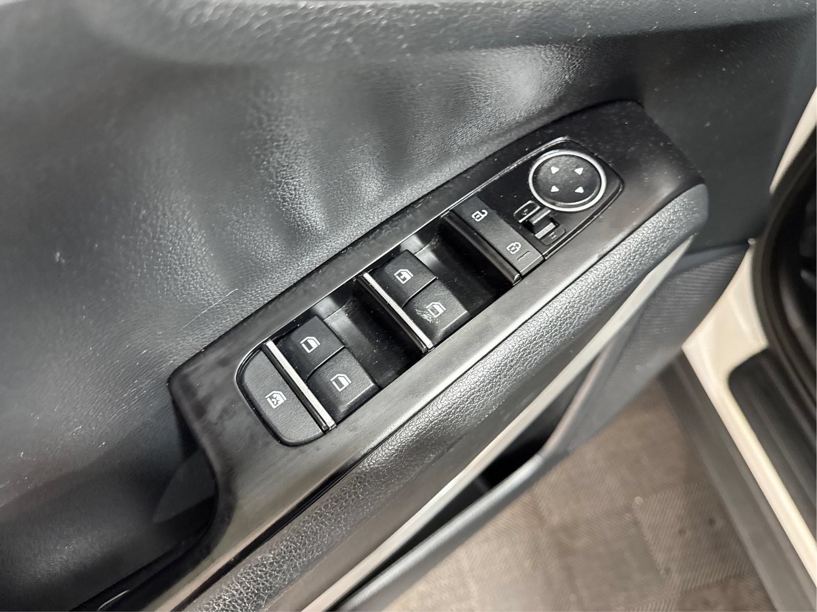 Used 2023 Kia Soul S FWD image 33