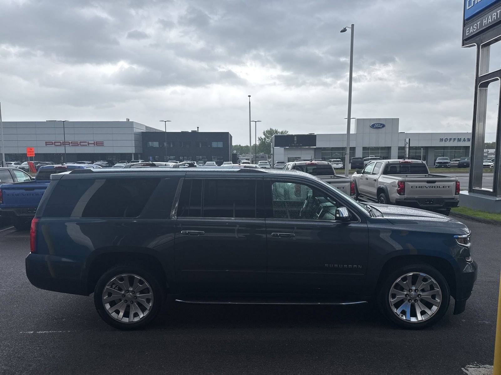 Used 2019 Chevrolet Suburban Premier AWD/4WD image 5