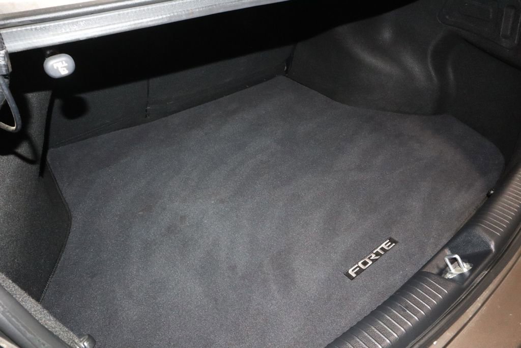 Used 2014 Kia Forte LX w/ Popular Package image 17