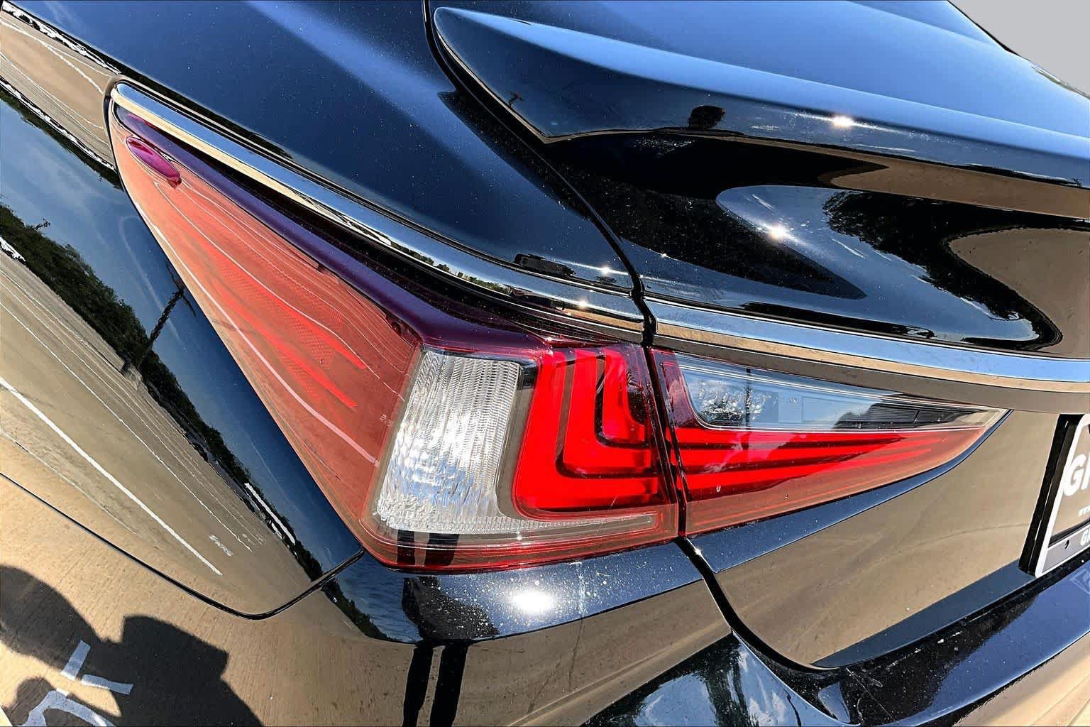 Used 2024 Lexus ES 350 F Sport w/ Accessory Package (Z2) FWD image 26