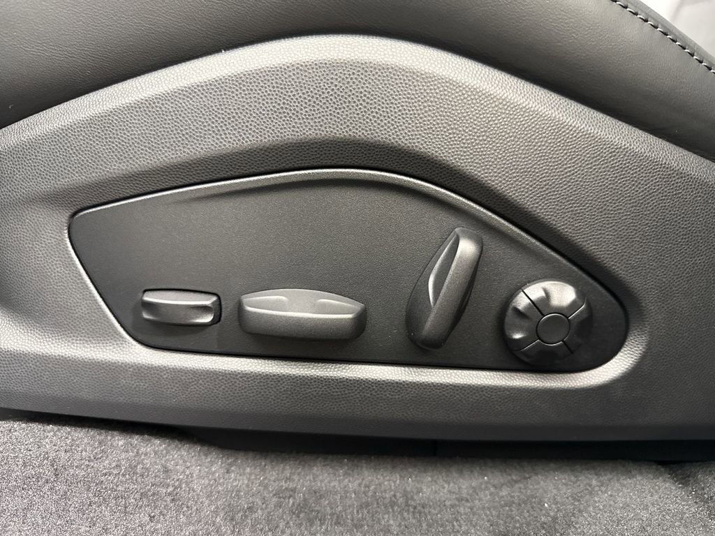 New 2026 Porsche Macan 4 Electric AWD/4WD image 41