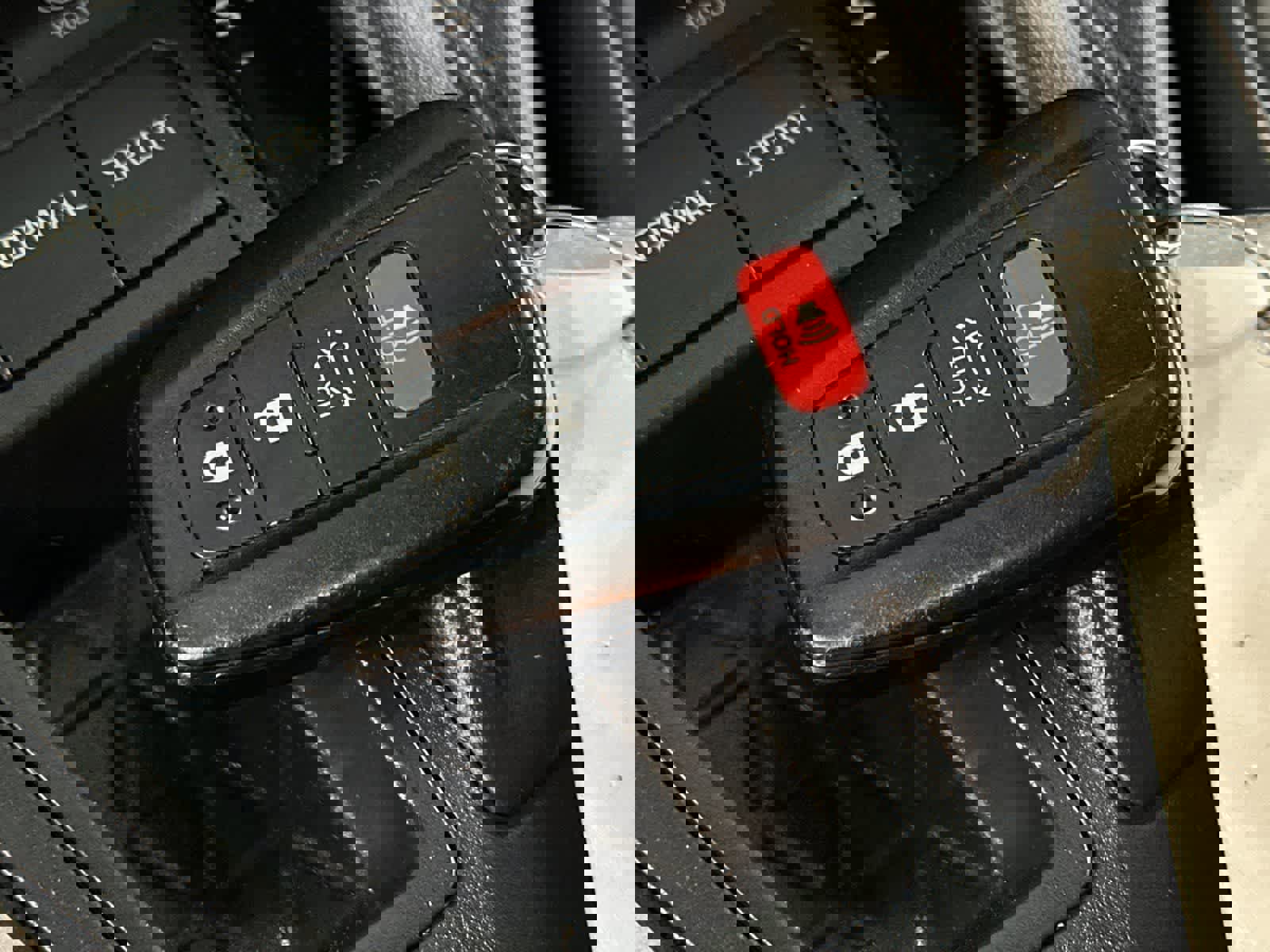 Used 2020 Toyota RAV4 XLE w/ Convenience Package image 32