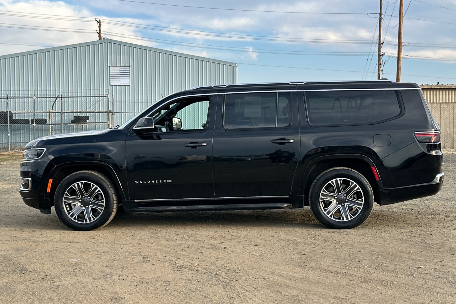 Used 2023 Jeep Wagoneer L Series II AWD/4WD image 8