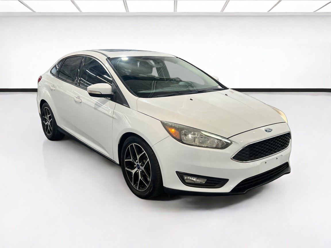 Used 2017 Ford Focus SEL FWD image 3