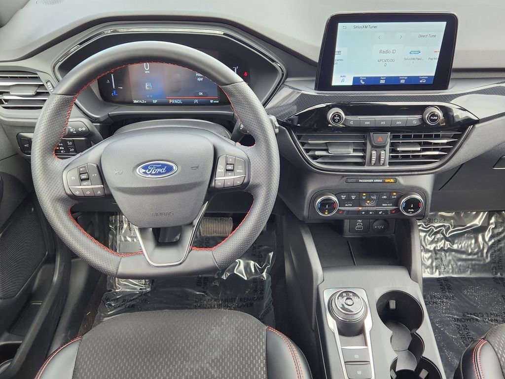 Used 2025 Ford Escape ST-Line Select AWD/4WD image 3