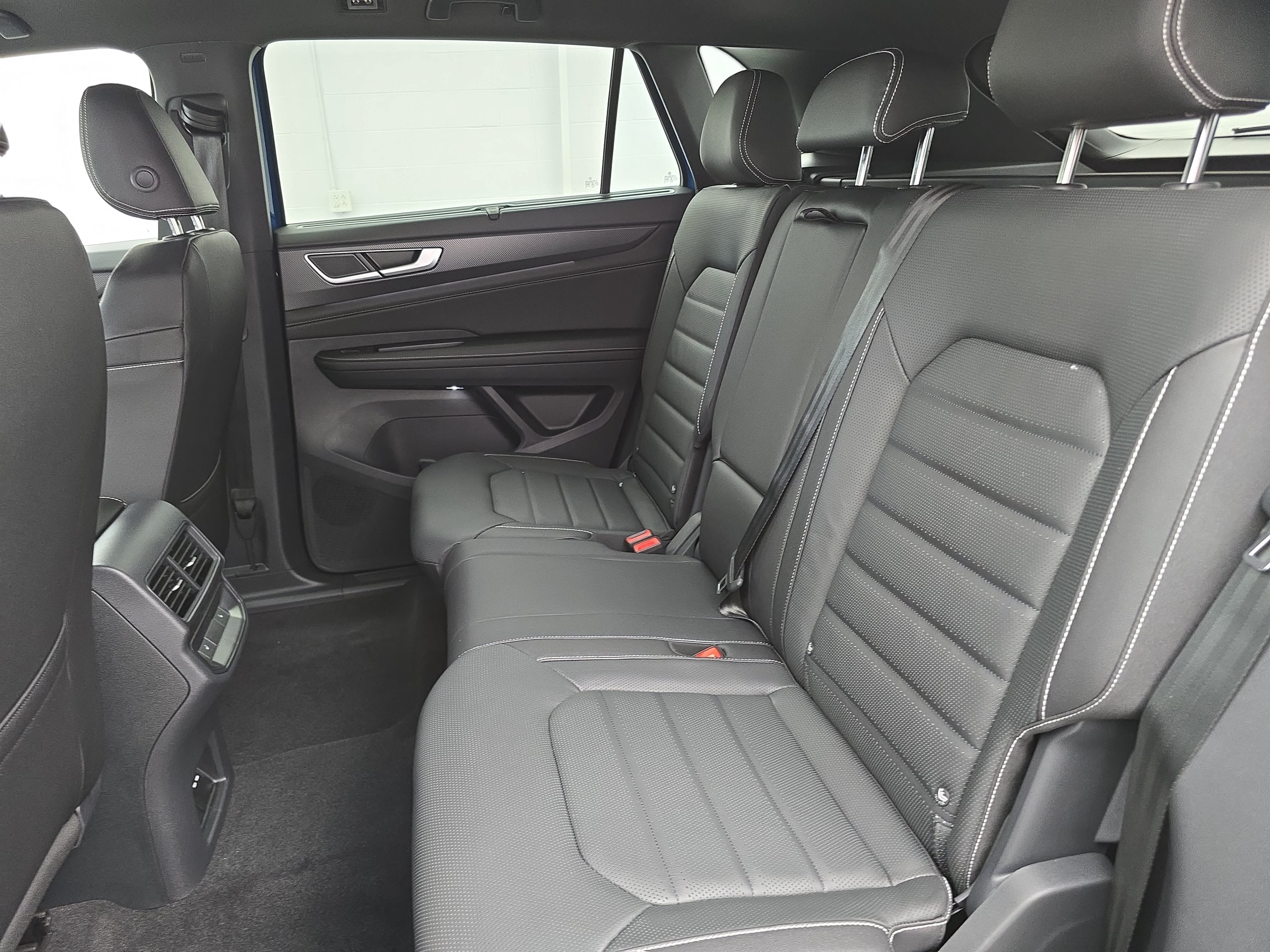 New 2026 Volkswagen Atlas Cross Sport SEL R-Line AWD/4WD image 14