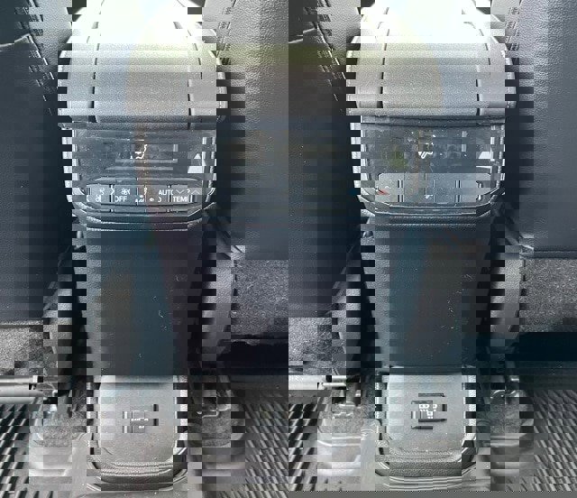 Used 2021 Toyota Highlander XLE image 25