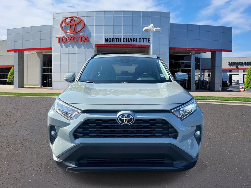 Used 2021 Toyota RAV4 XLE w/ Convenience Package FWD image 2