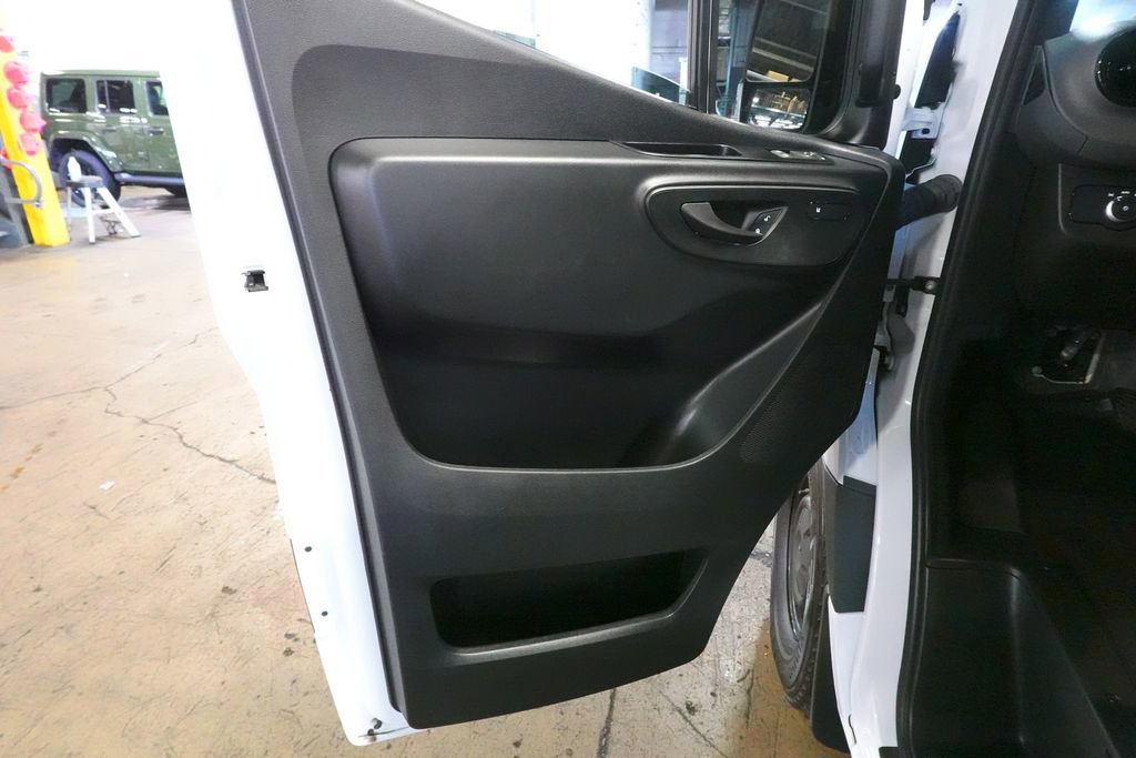Used 2025 Mercedes-Benz Sprinter 2500 image 16