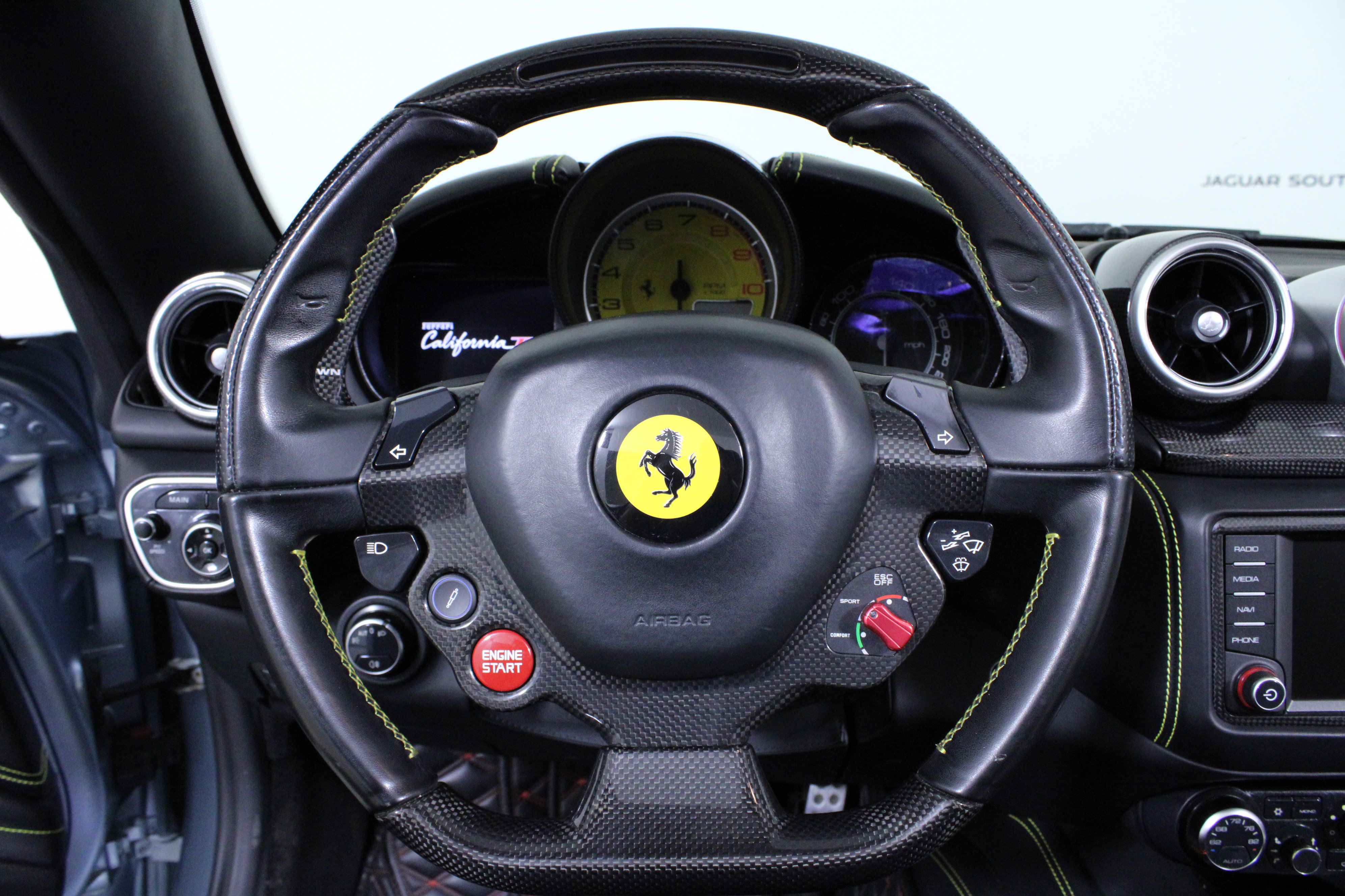 Used 2015 Ferrari California T image 22