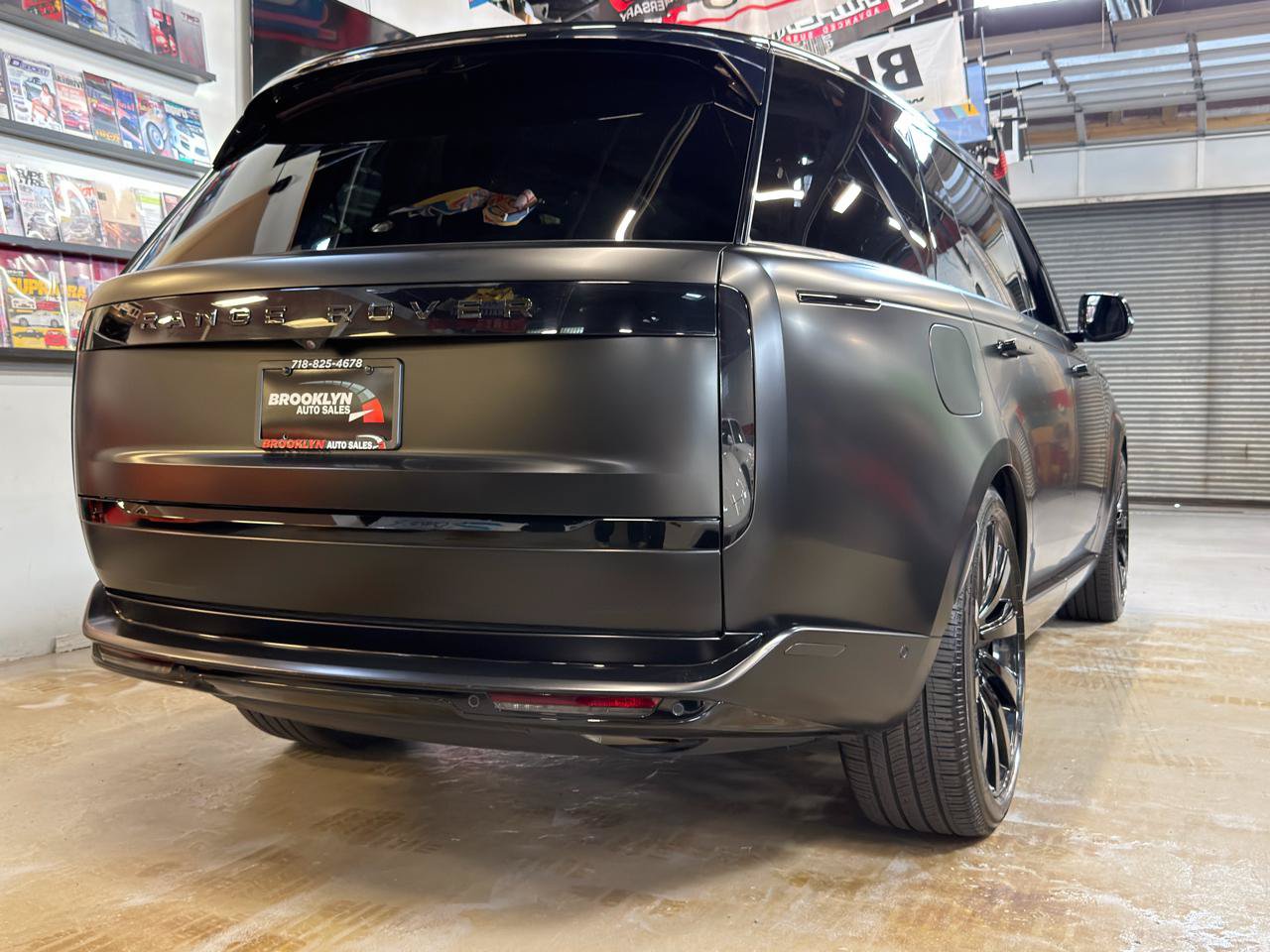 Used 2023 Land Rover Range Rover Long Wheelbase SE AWD/4WD image 7