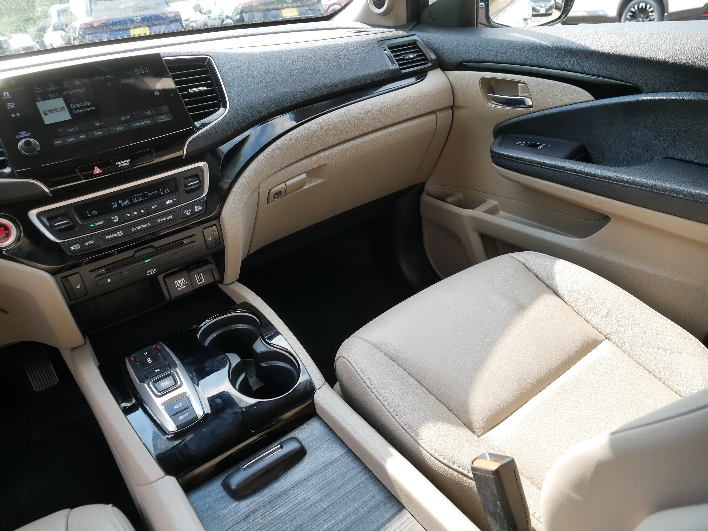 Used 2021 Honda Pilot Touring image 11