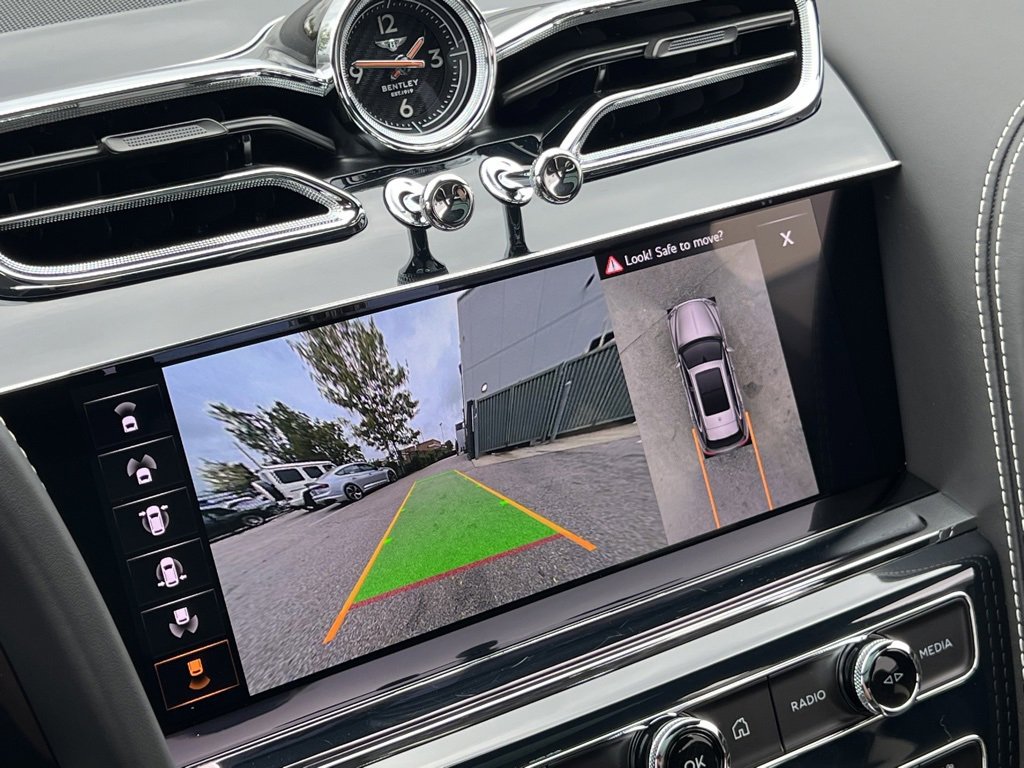 Used 2023 Bentley Bentayga Speed image 32
