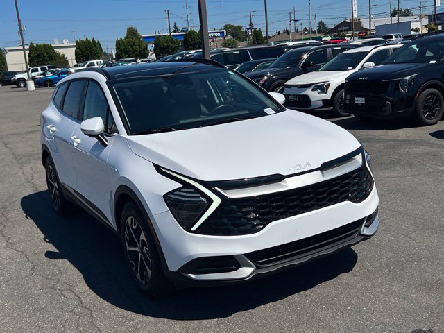 Certified 2025 Kia Sportage EX w/ Premium Package FWD image 3