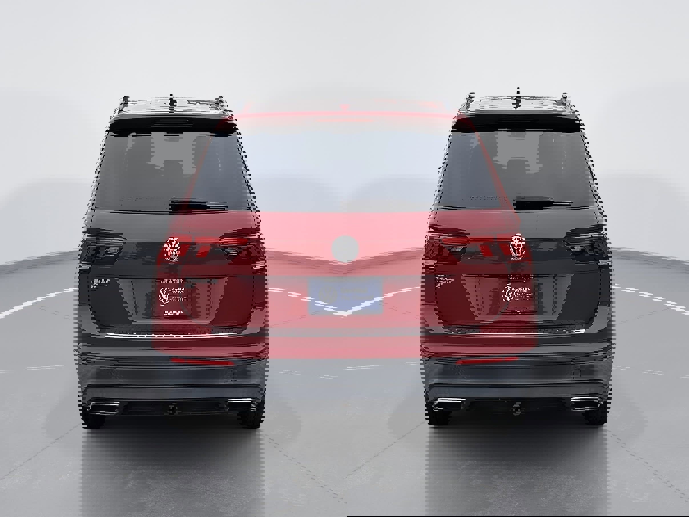 Certified 2019 Volkswagen Tiguan SE w/ Panoramic Sunroof Package image 4