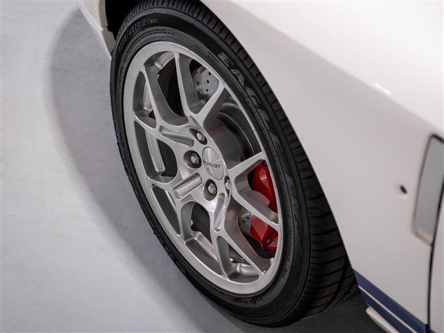 Used 2005 Ford GT image 9