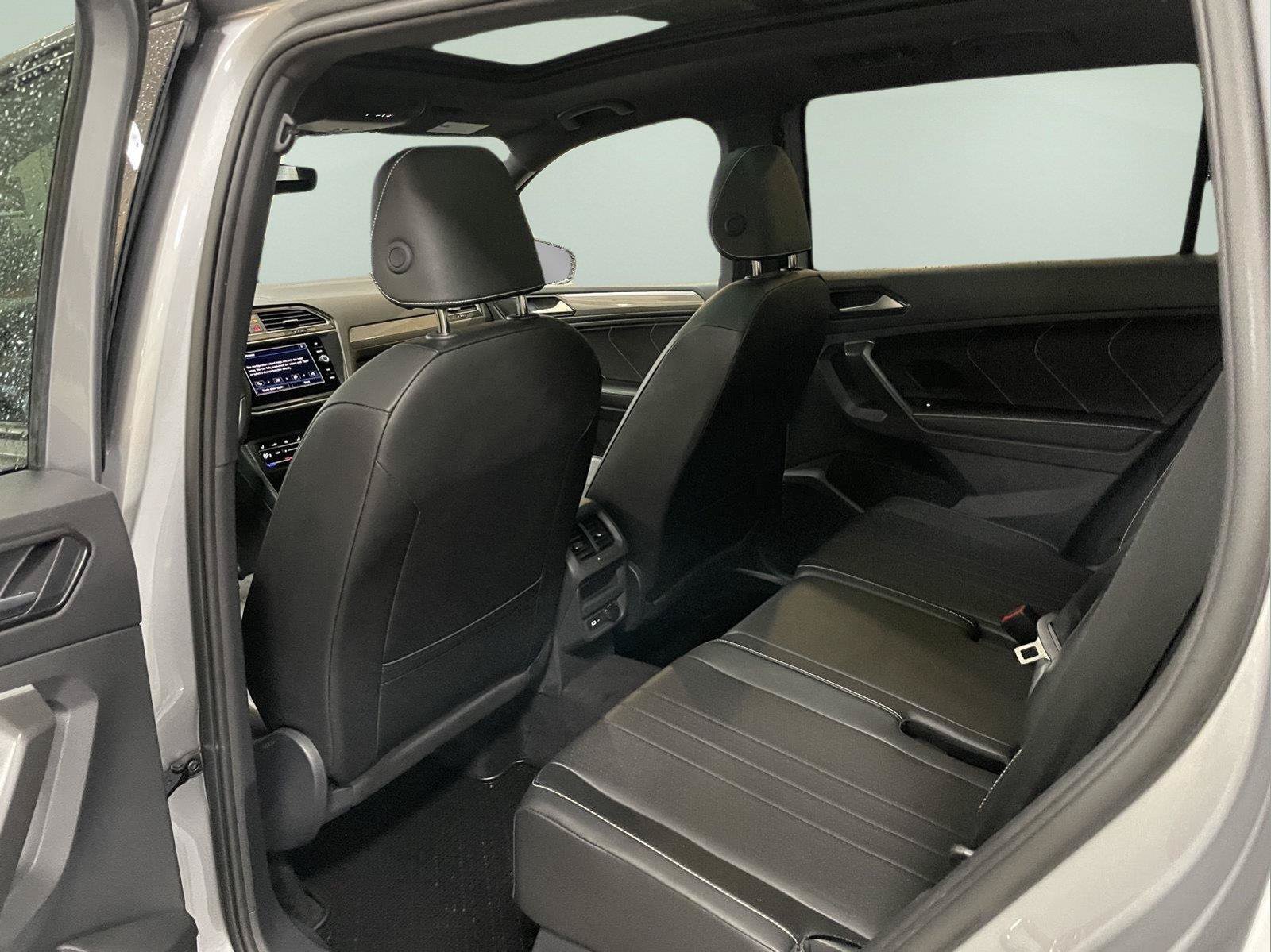 Used 2024 Volkswagen Tiguan SE R-Line AWD/4WD image 14