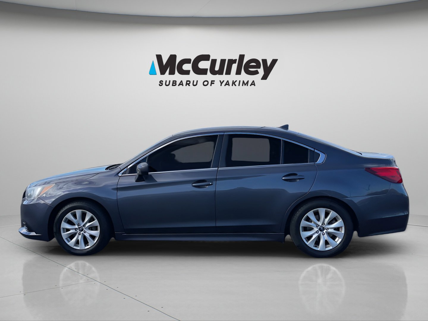 Used 2017 Subaru Legacy 2.5i Premium image 2