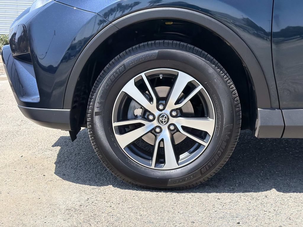 Used 2017 Toyota RAV4 XLE w/ Carpet Mat Package FWD image 26