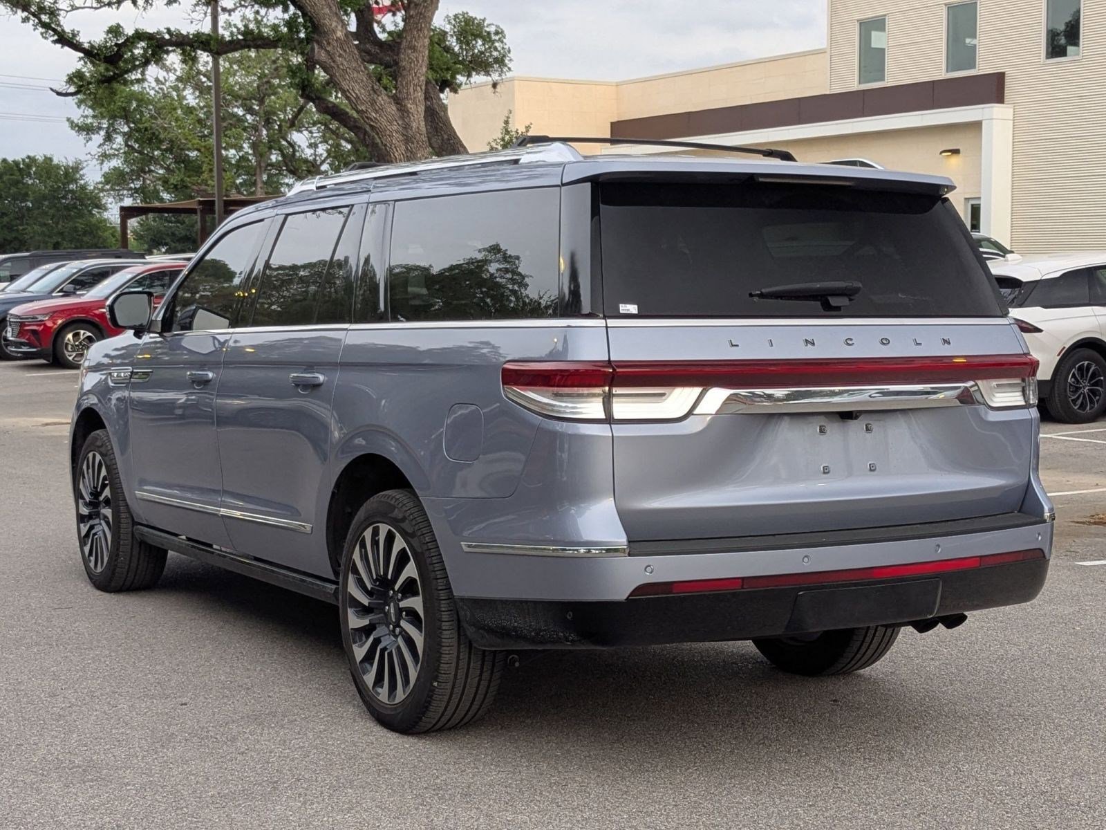 Used 2024 Lincoln Navigator L Black Label AWD/4WD image 5