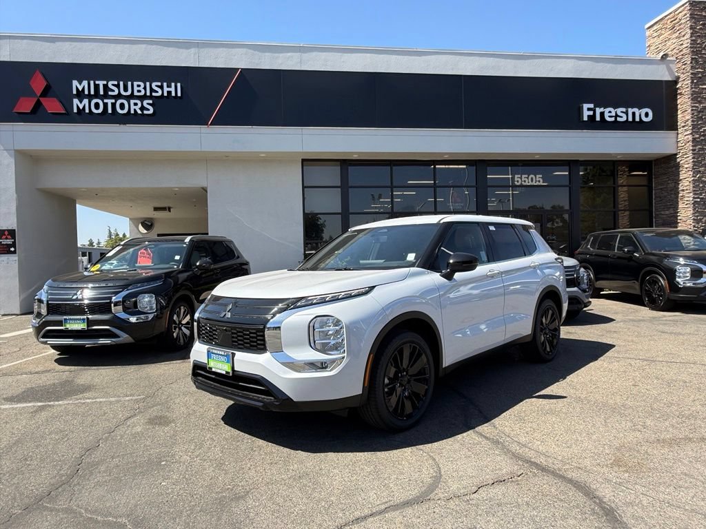 New 2026 Mitsubishi Outlander LE
