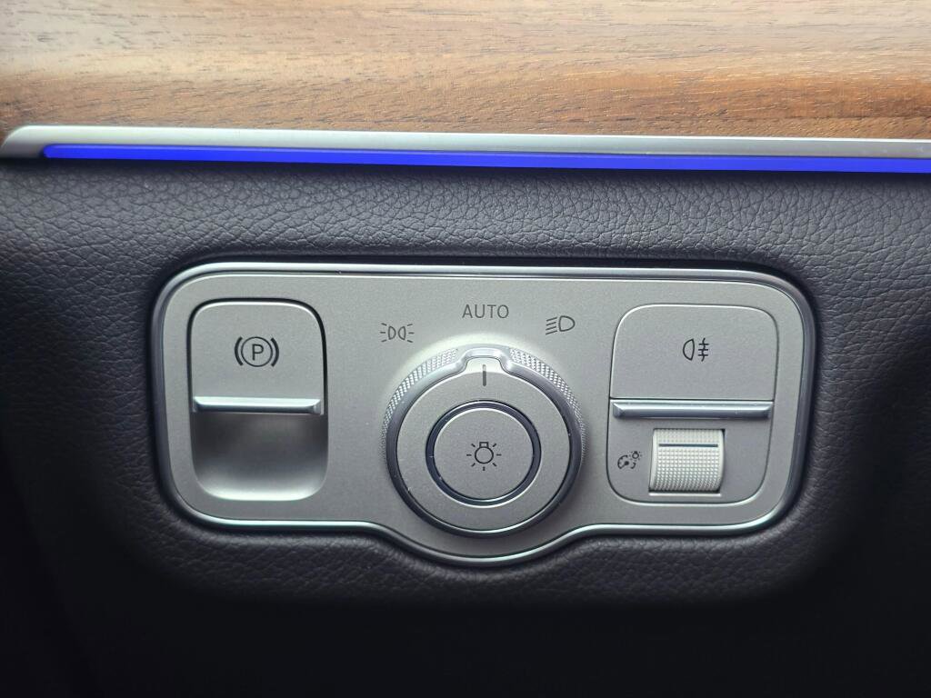 Certified 2025 Mercedes-Benz GLS 580 4MATIC image 39