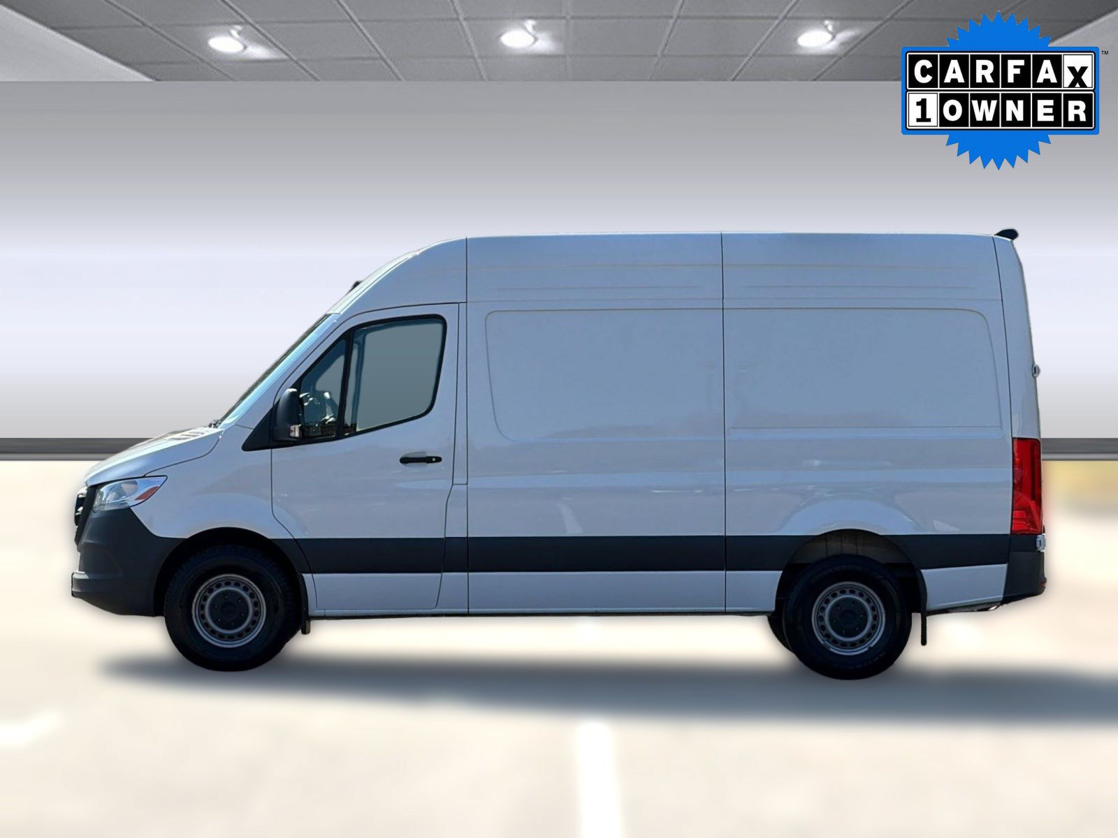 Used 2025 Mercedes-Benz Sprinter 2500 image 2