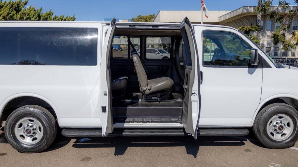 Used 2015 GMC Savana 3500 LS w/ Chrome Appearance Package image 16