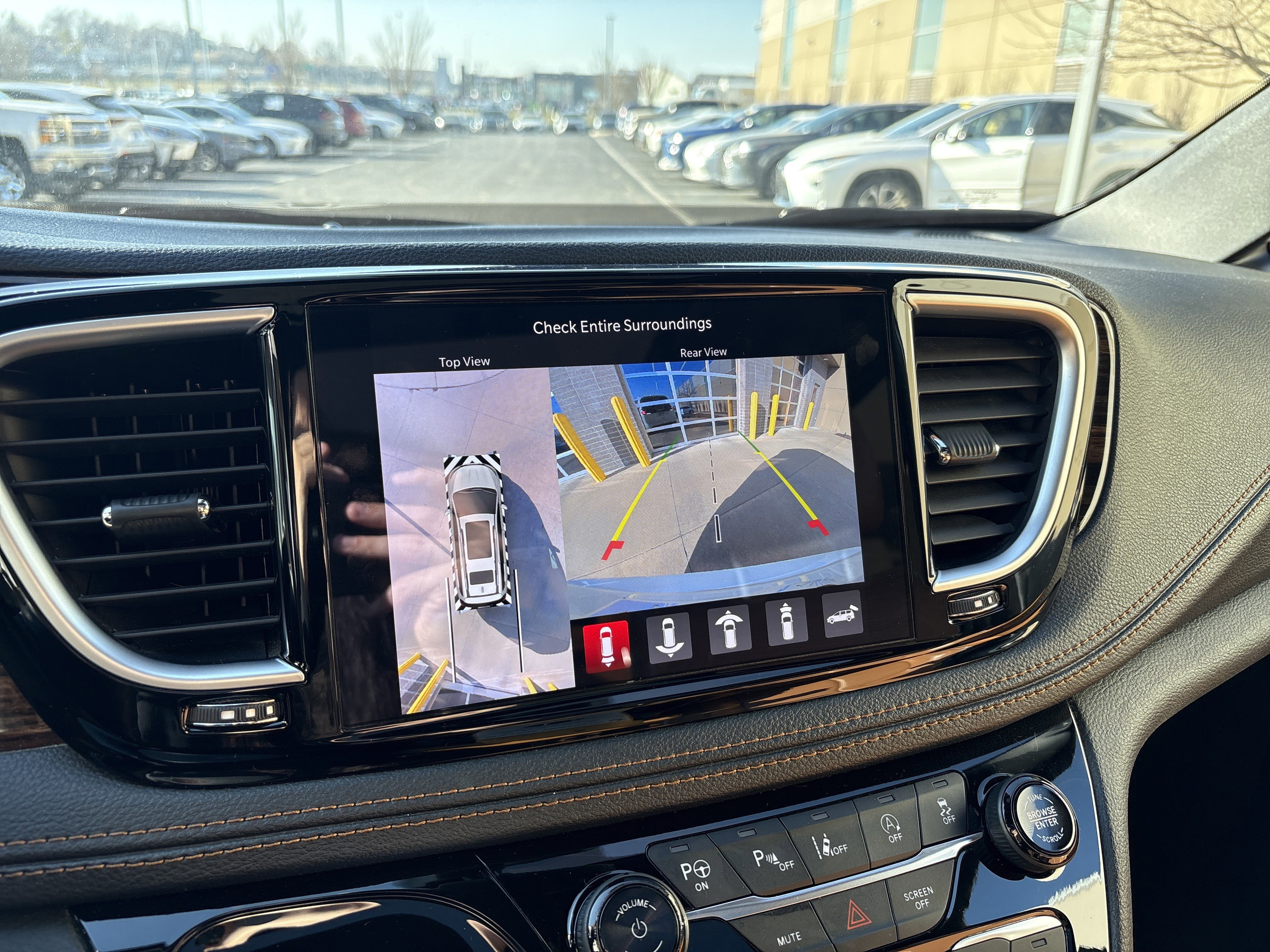 Used 2021 Chrysler Pacifica Pinnacle image 24