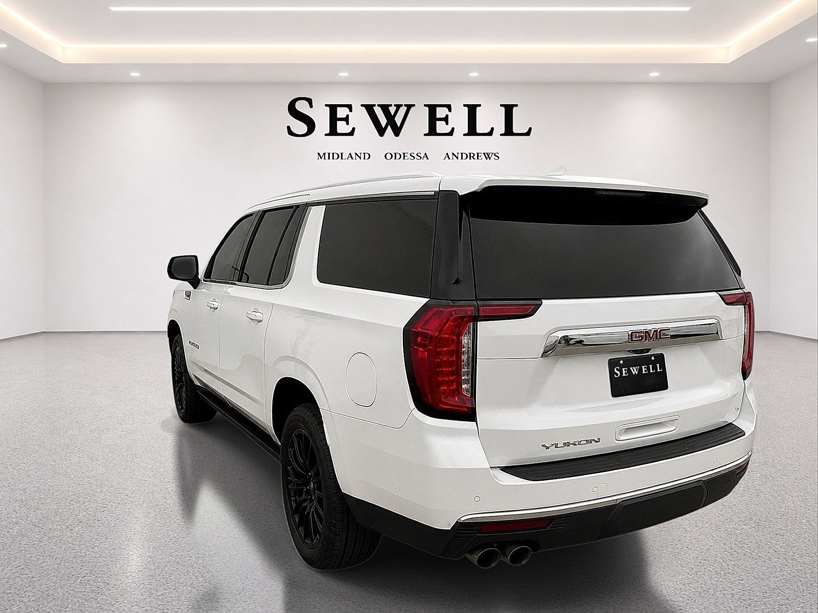 Used 2022 GMC Yukon XL Denali w/ Denali Ultimate Package AWD/4WD image 3
