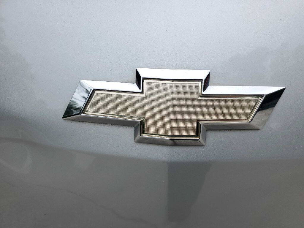 Used 2011 Chevrolet Traverse LS FWD image 6